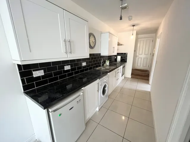 Photo 3 — Albany Court, Cardiff