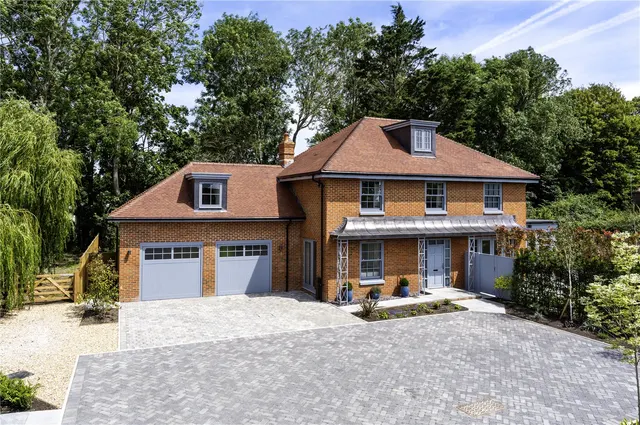 Stunning NEW HOME in an exclusive gated development of only eight homes, photo 1