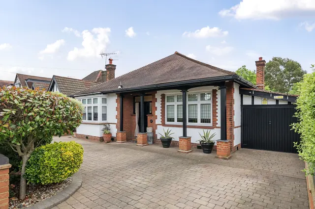 Myddelton Park, London, N20, photo 3