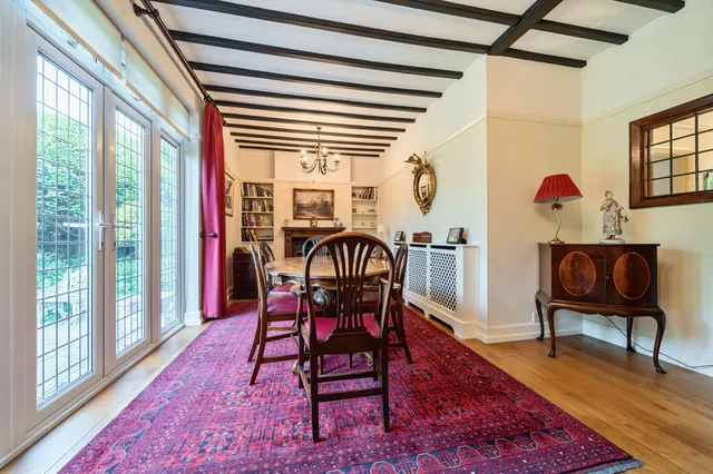 Myddelton Park, London, N20, photo 1