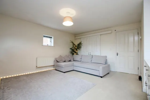 Strathearn Drive, Royal Victoria Park, BS10, photo 3