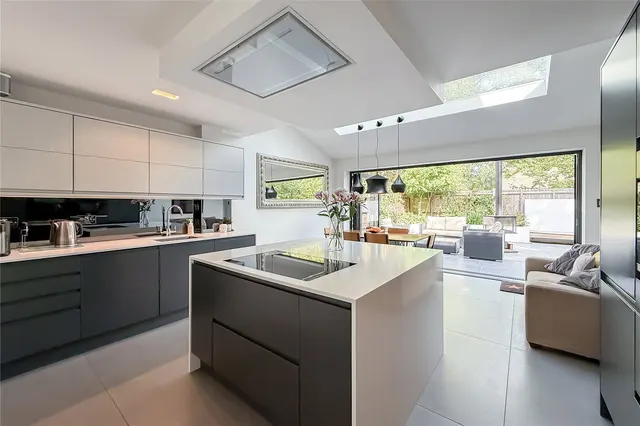 Aplins Close, Harpenden, Hertfordshire, AL5 2QB, photo 1
