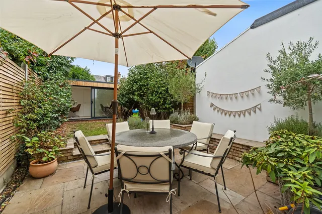 Plevna Road, Hampton, TW12, photo 2