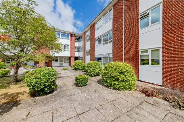 Crescent Road, Wokingham, RG40, photo 1