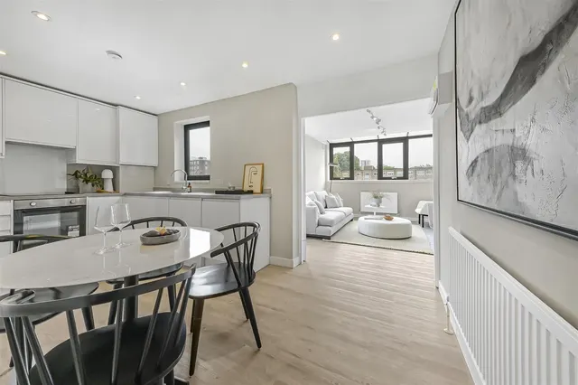 Goldhurst Terrace, London NW6 3HA, photo 1