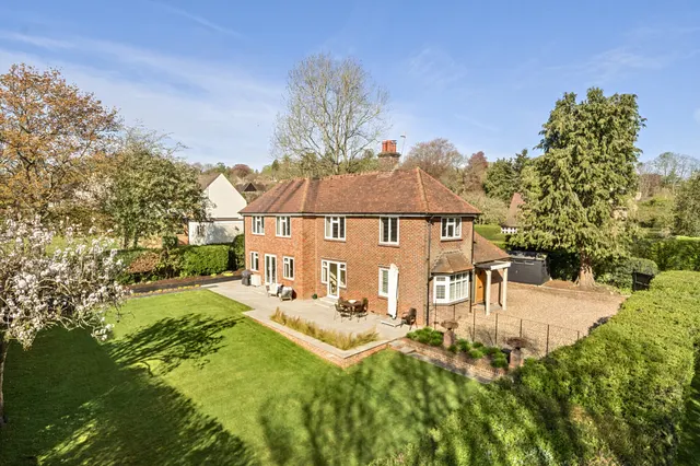 Bernards Close, Great Missenden, HP16, photo 1