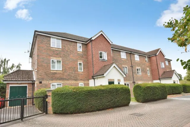 Whitehead Way, Aylesbury, HP21, photo 1