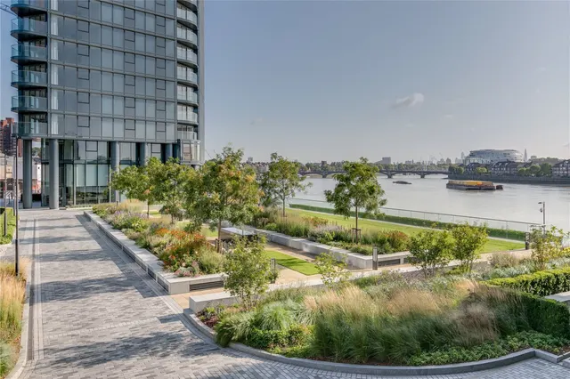 Photo 2 — World's End Estate, LONDON, SW10
