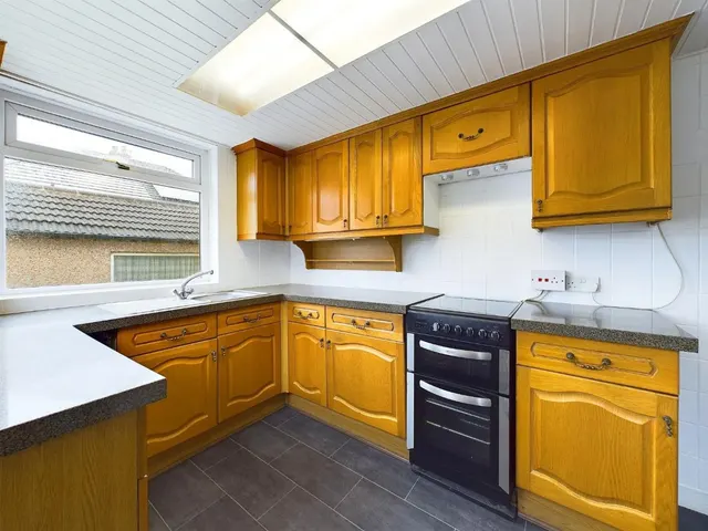 Oakdale Road, Shipley, BD18, photo 3