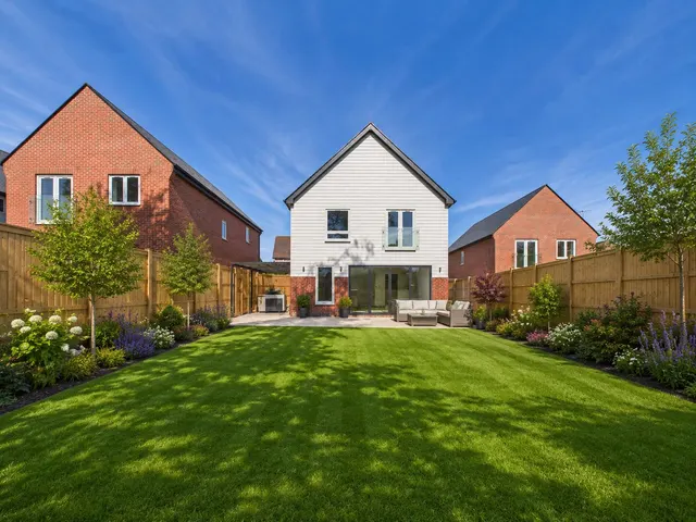 Paddock Row, Great Dunmow, CM6, photo 1