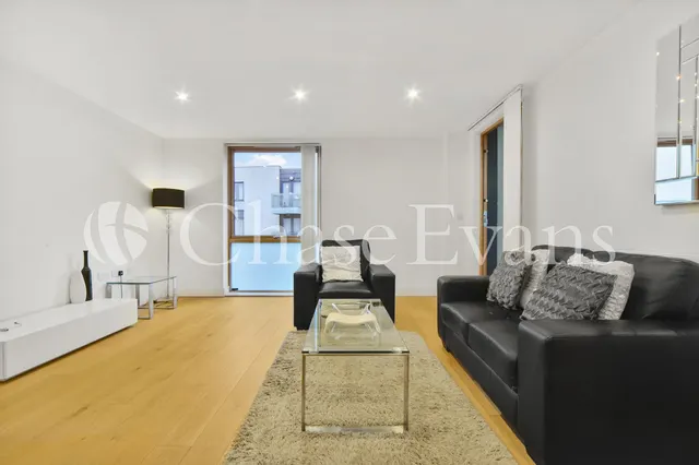 Photo 3 — Roden Court, 115 Hornsey Lane, Highgate, London, N6