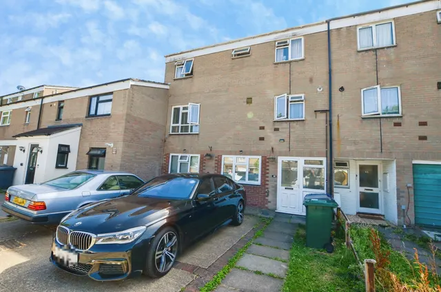 Gaydon Lane, London, NW9, photo 2