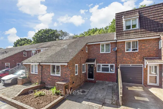 Cook Road, Horsham, RH12, photo 1