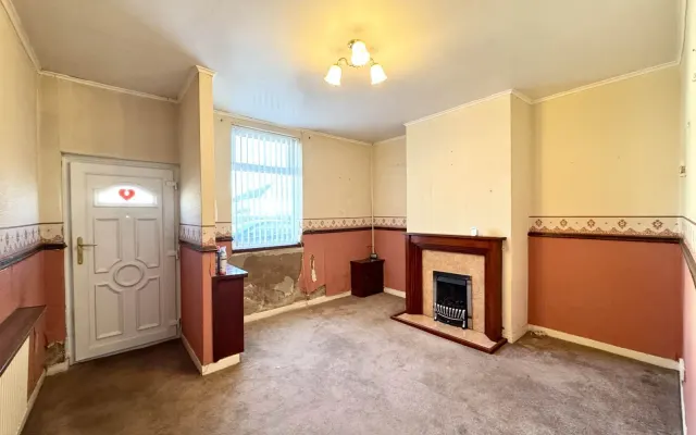 Rainhill Road, Prescot, photo 1