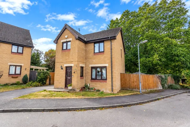 Elmfield Close, Potterspury, NN12, photo 1
