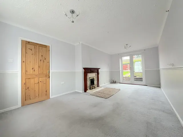 Ascot Drive, Longford, WS11, photo 2