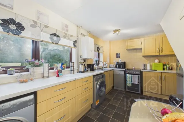 Hallam Close, Moulton, NN3, photo 2