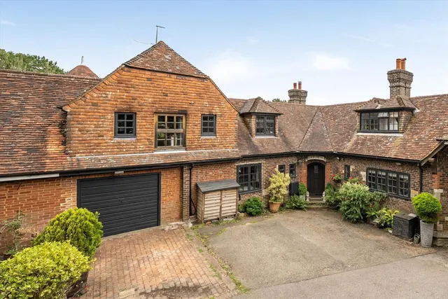 Bassetts Lane, Mark Cross, TN6, photo 1