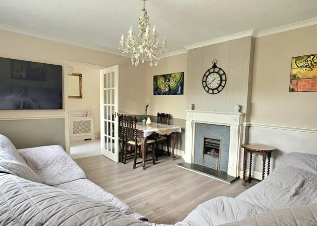 St. Michaels Road, Woking, GU21, photo 2