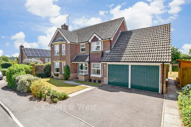 Masons Way, Pulborough, RH20, photo 1