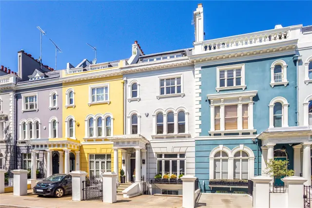 Photo 2 — Elgin Crescent, London, W11
