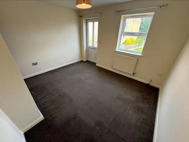 Oxford Street, Clifton Court, NG31, photo 2
