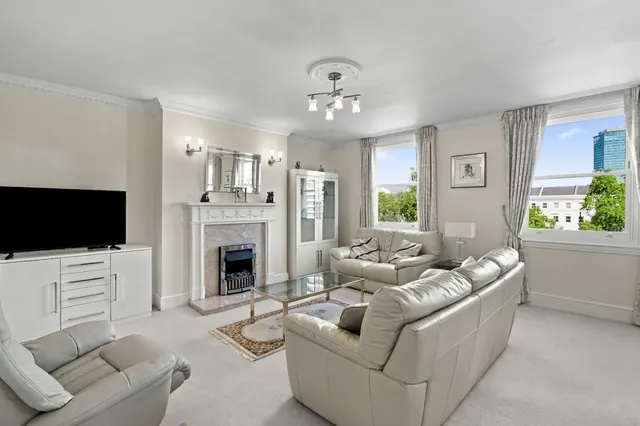 Lindsay Square, London, SW1V, photo 1