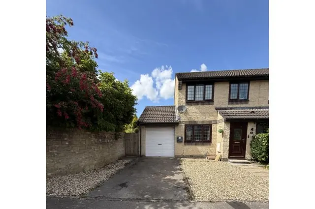 Poppy Place, Newport, photo 1