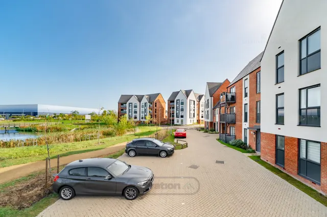 Flat 4, Garrett House, Milton Keynes, 31 Harris Way, MK17 8WQ, photo 1