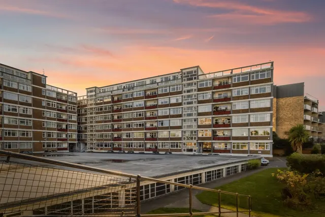 2 bedroom flat — Rivermead, West Bridgford, Nottingham