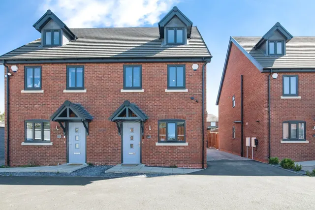 Sienna Way, West Bromwich, B71, photo 1