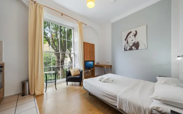 Cartwright Gardens, Bloomsbury, WC1H, photo 1