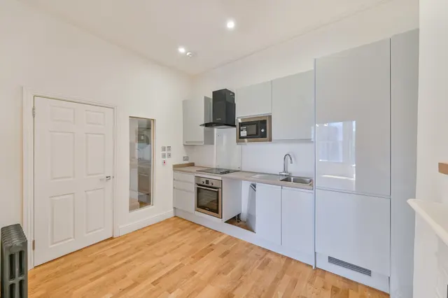 29b Devonshire Road, London, photo 1