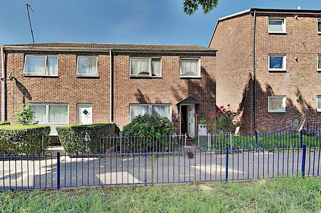 Chenappa Close, London E13 8DY, photo 1