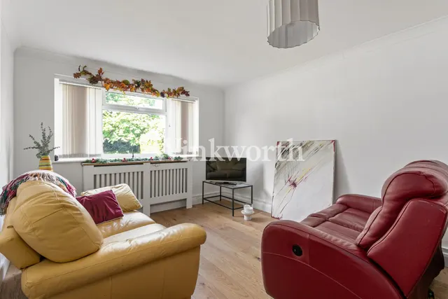 Photo 3 — Palmerston Road, London, N22