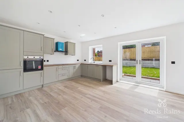 Common Edge Road, Blackpool, FY4, photo 2