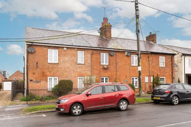 Weston Road, Aston Clinton, Aylesbury, Buckinghamshire, HP22 5EG, photo 1