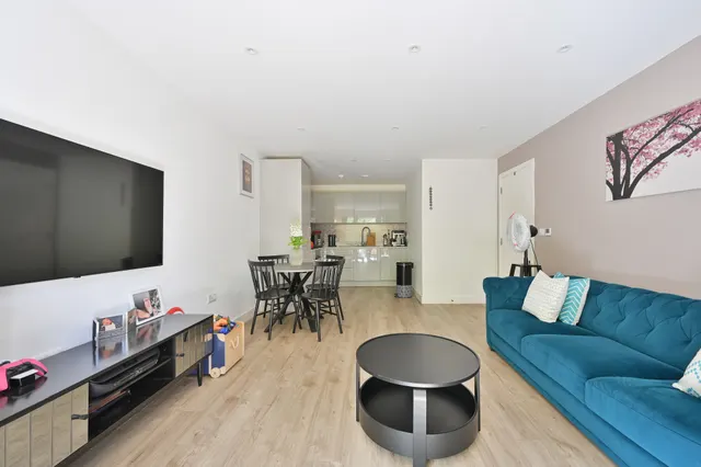 Photo 3 — 12 Caesar House, Dacorum Way, Hemel Hempstead