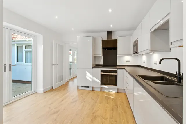 Goodrington Road, Paignton, TQ4, photo 2