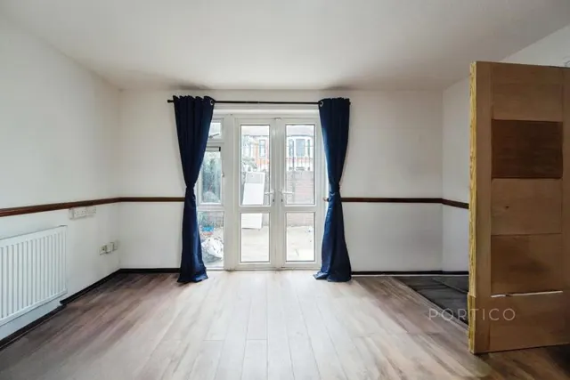Briscoe Close, London, E11, photo 3