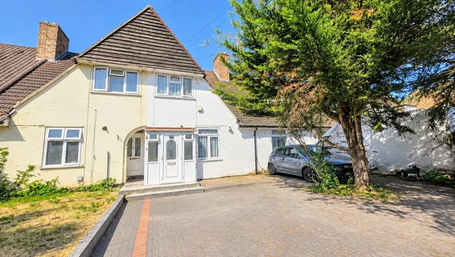 Broad Street, Dagenham, RM10, photo 1