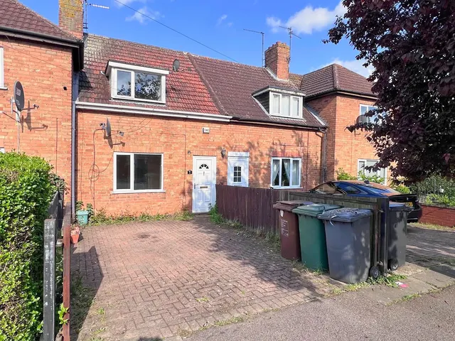 Gilchrist Avenue, Corby, NN17, photo 1