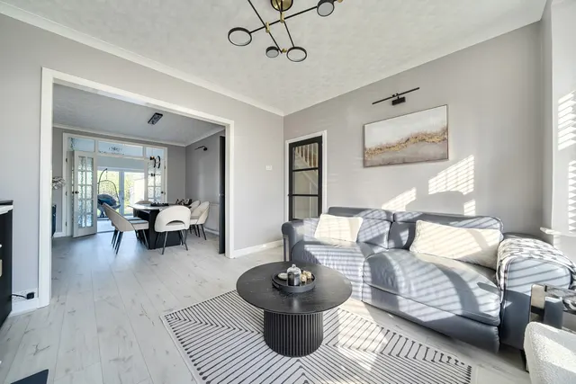 Hill Road, Pinner, HA5, photo 3