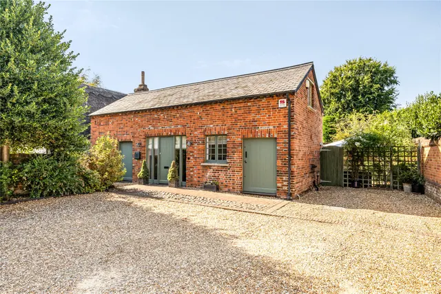 High Street, Clophill, MK45, photo 1