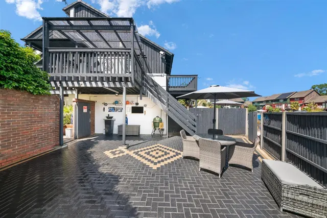 Marina Approach, Hayes, photo 1
