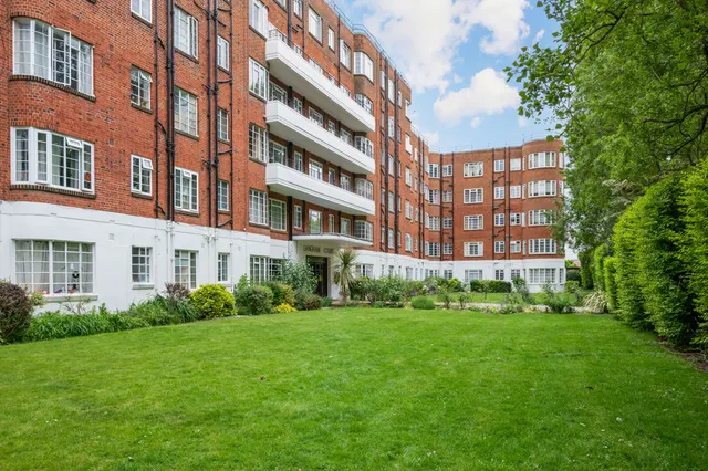 Wyke Road, London, SW20, photo 1