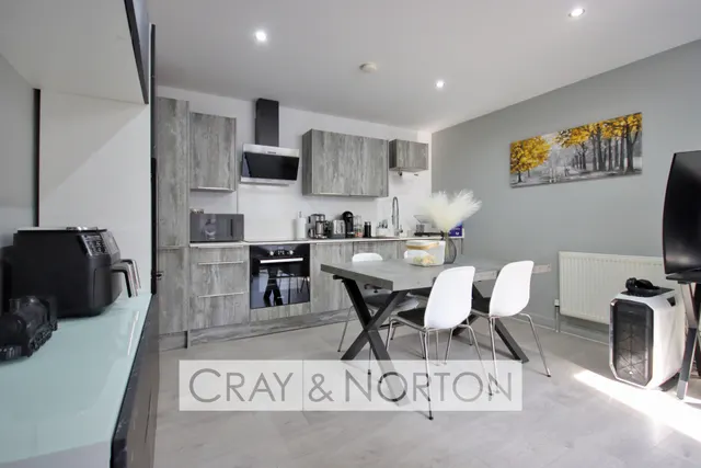 Sydenham Road, Croydon, CR0 2EL, photo 1