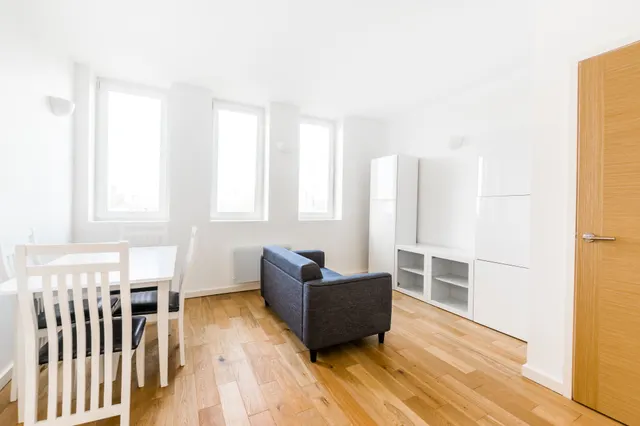 Photo 2 — Flat 32, Channelsea House, 20 Canning Road, London