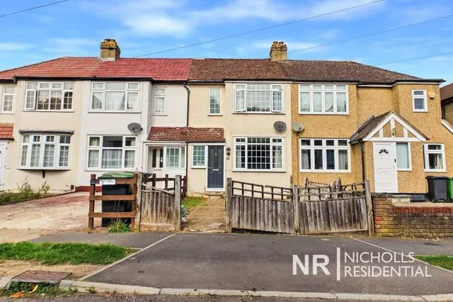 Rollesby Road, Chessington, KT9, photo 1
