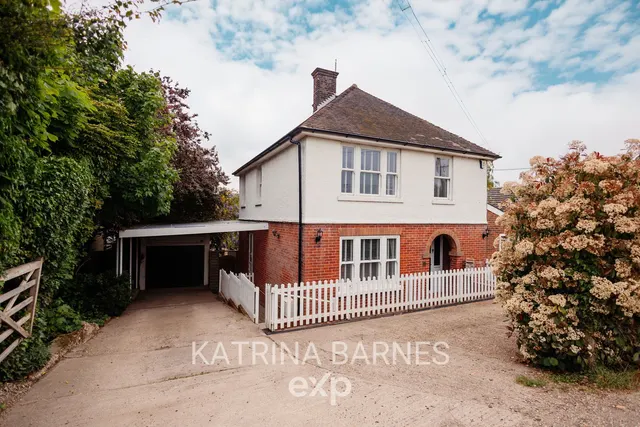 Julien Court Road, Braintree, photo 1